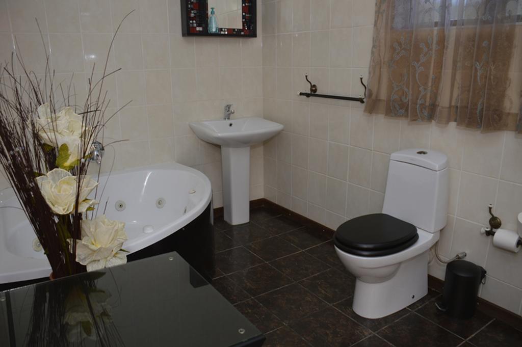 Two Bells Guest House Bloemfontein Habitación foto