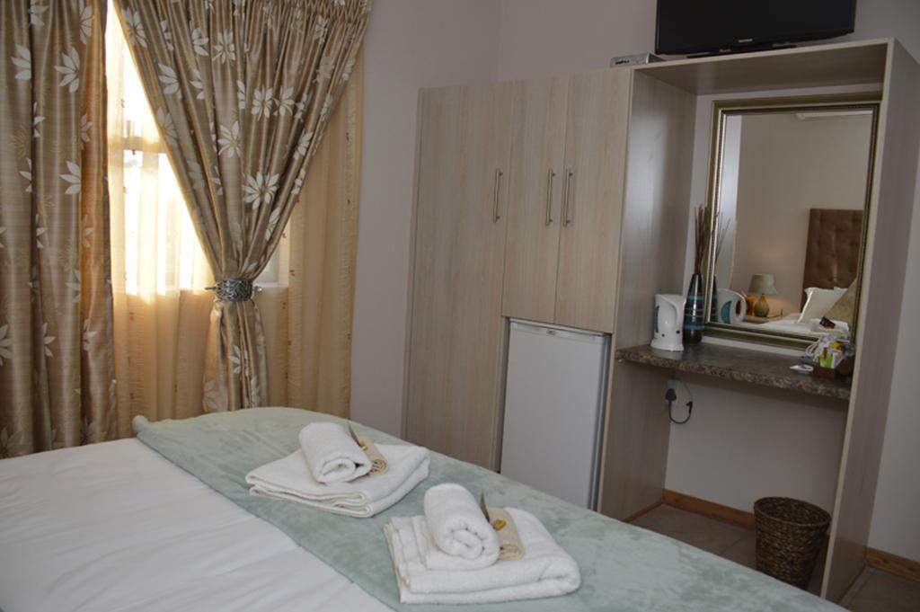 Two Bells Guest House Bloemfontein Habitación foto