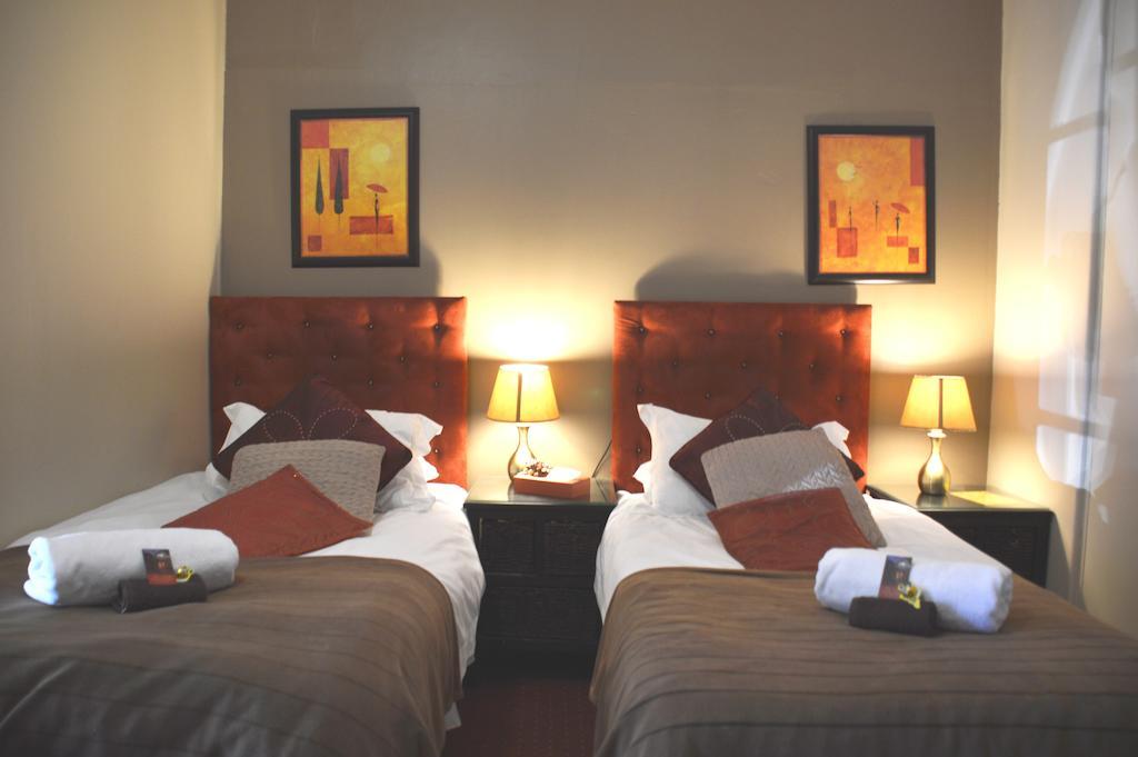 Two Bells Guest House Bloemfontein Habitación foto