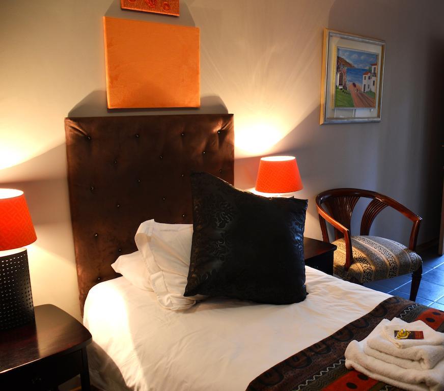 Two Bells Guest House Bloemfontein Habitación foto